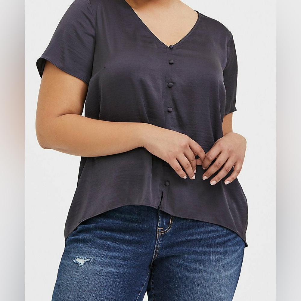 Torrid Grey Short Sleeve Hammered Charmeuse Button Up Blouse SIZE 4X